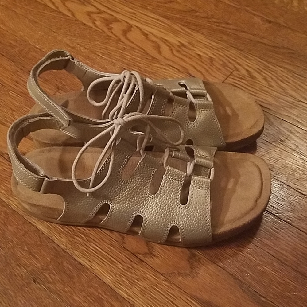 Sandals - Picture 2 of 3